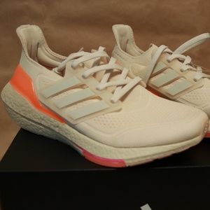 Adidas - Ultraboost 21 - Size 8